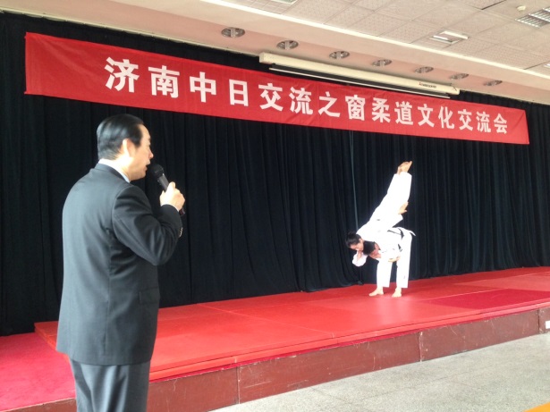 剣道のデモンストレーション（青島日本人会剣道同好会） 