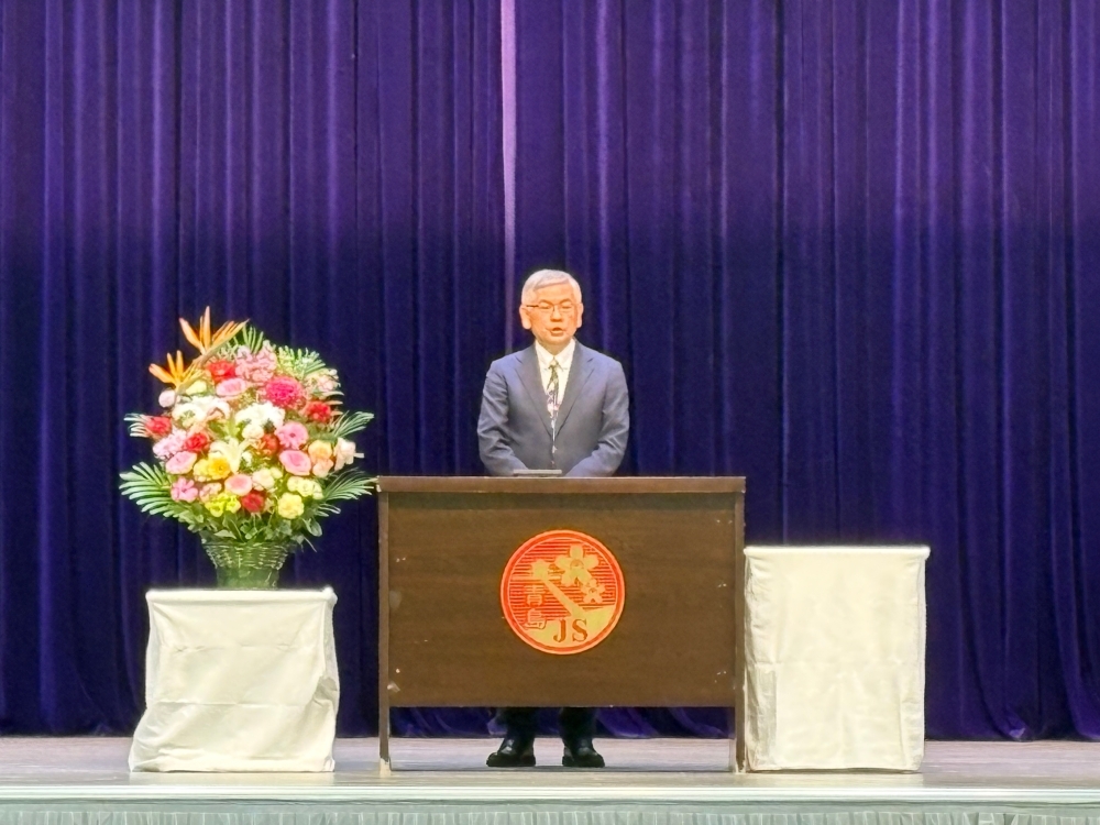 卒業式　総領事